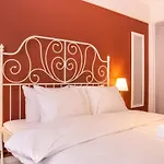Gorgeous Flat With Balcony In Izmir Konak