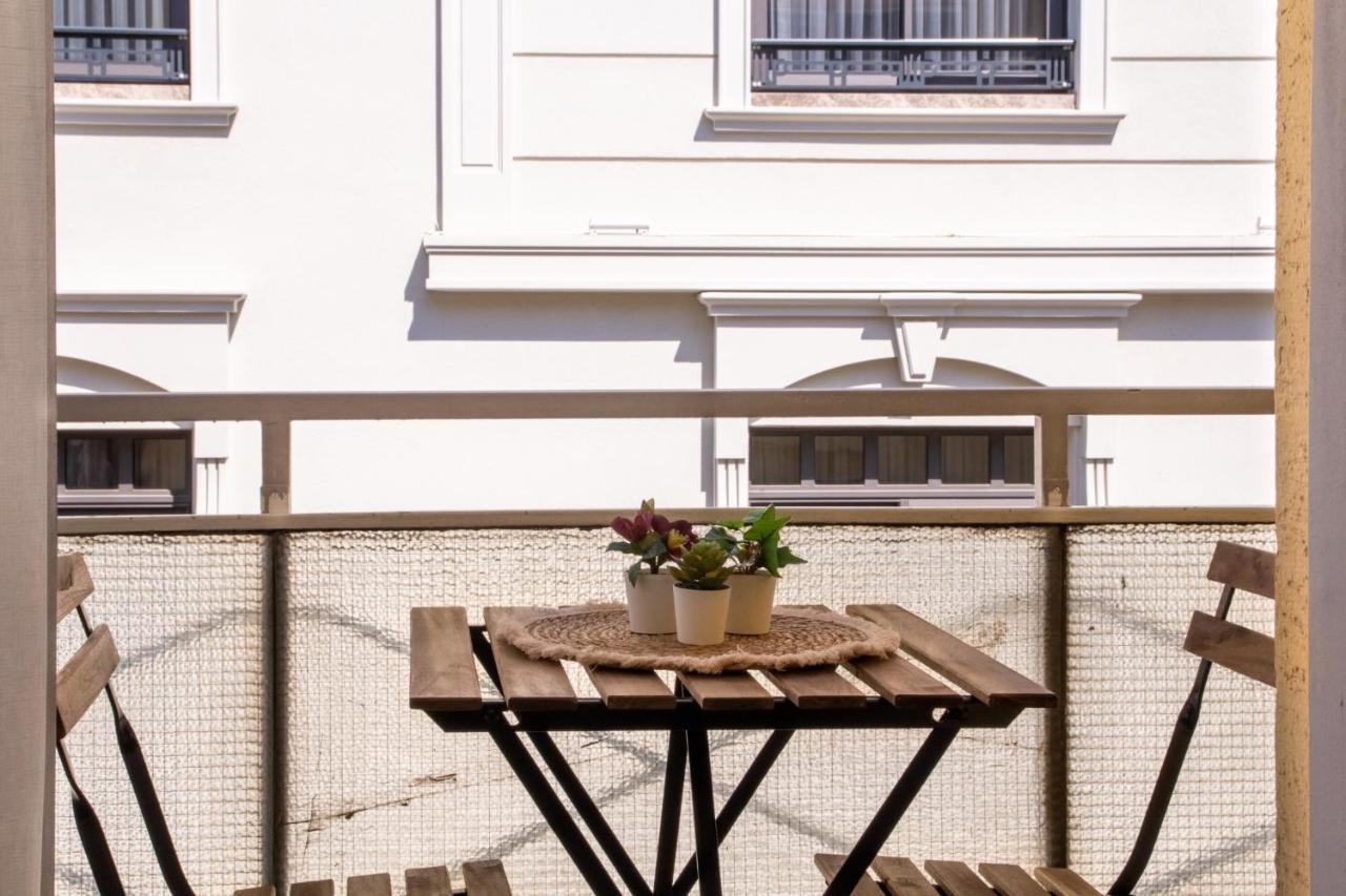 Gorgeous Flat With Balcony In Konak Apartment Izmir