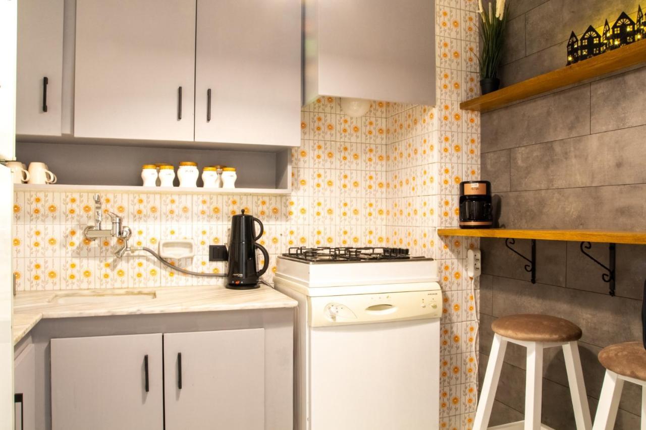 Gorgeous Flat With Balcony In Konak