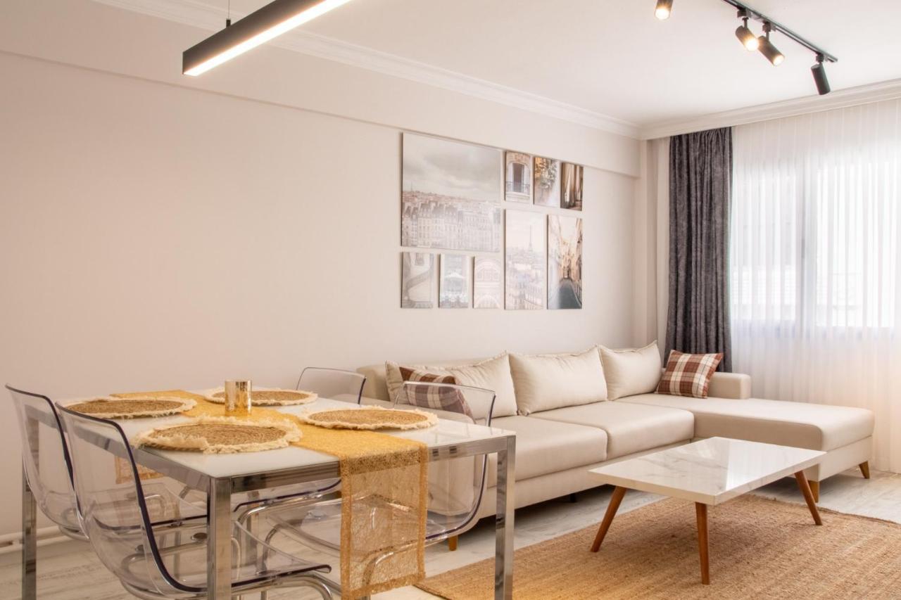Gorgeous Flat With Balcony In Konak *