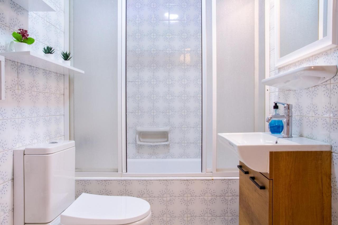 Daire Gorgeous Flat With Balcony In Konak *